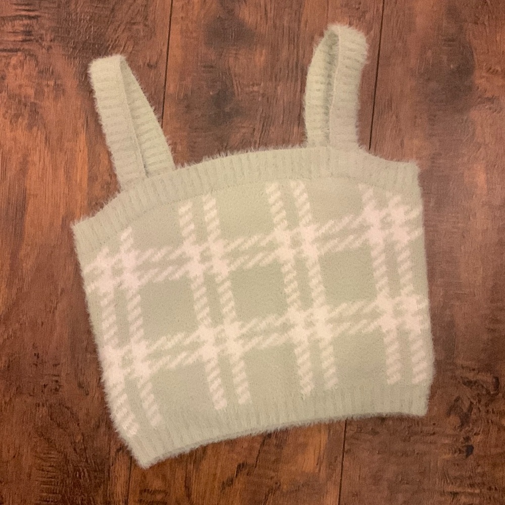 Kendall & Kylie crop top